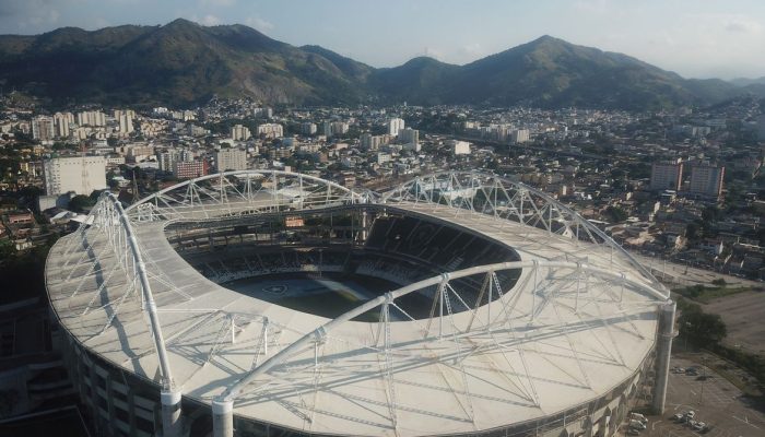 Ventania extrema no Rio de Janeiro adia clássico do Brasileirão Feminino